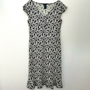 BCBG Max Azria Fan Midi Dress Cap Sleeve Ruffle Hem Black Cream Size Medium